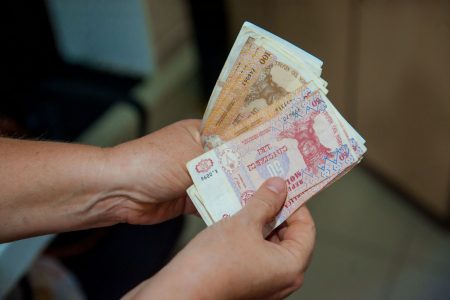 Peste 2900 de persoane cu dizabilități vor primi câte un ajutor social din partea Primăriei Chișinău