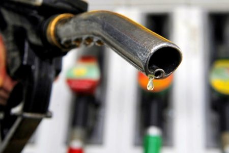 Săptămâna începe cu vești proaste: Motorina se scumpește cu 43 bani, benzina – cu 22 bani