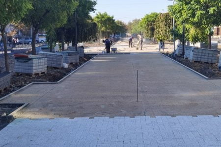 Amenajarea aleii Grigore Vieru, continuă. Ceban: a fost instalat sistemul de irigare, reabilitat iluminatul şi instalate camere video de supravegherу