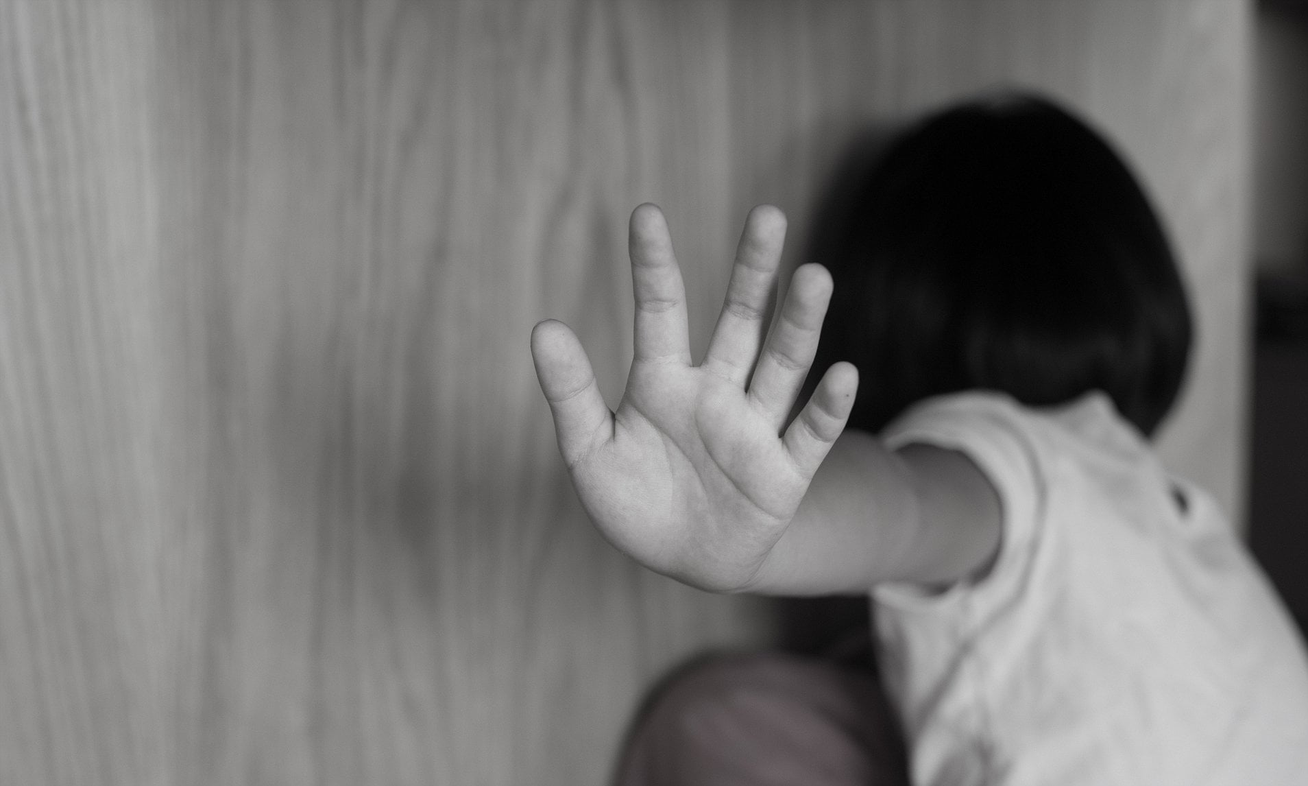Urmărire penală terminată în privința unui bărbat din Hâncești, care a exploatat sexual o adolescentă din Bălți