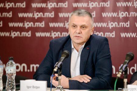 Igor Boțan spune că Macron vine să o „îndulcească” pe Maia Sandu, înainte ca Moldova să fie refuzată de UE