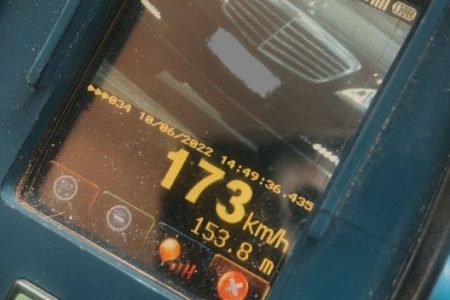 Două șoferițe sancționate pentru depășirea limitei de viteză în weekend-ul trecut