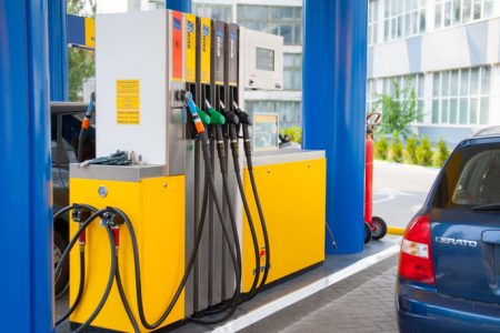 Carburanții se scumpesc în weekend: Noile prețuri stabilite de ANRE