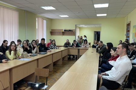 Innovation Talks Cahul: Tinerii și profesorii au învățat să-și valorifice abilitățile la interviurile de angajare