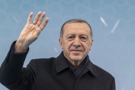Erdogan și-a suspendat campania electorală din cauza unor probleme de sănătate