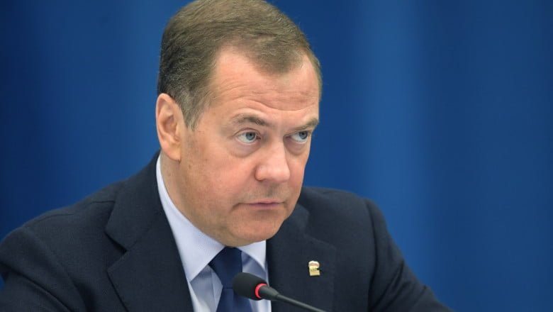 Medvedev îl amenință pe ministrul britanic de Externe