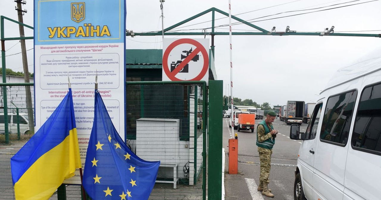 Italia și-a îndemnat cetățenii să părăsească Ucraina