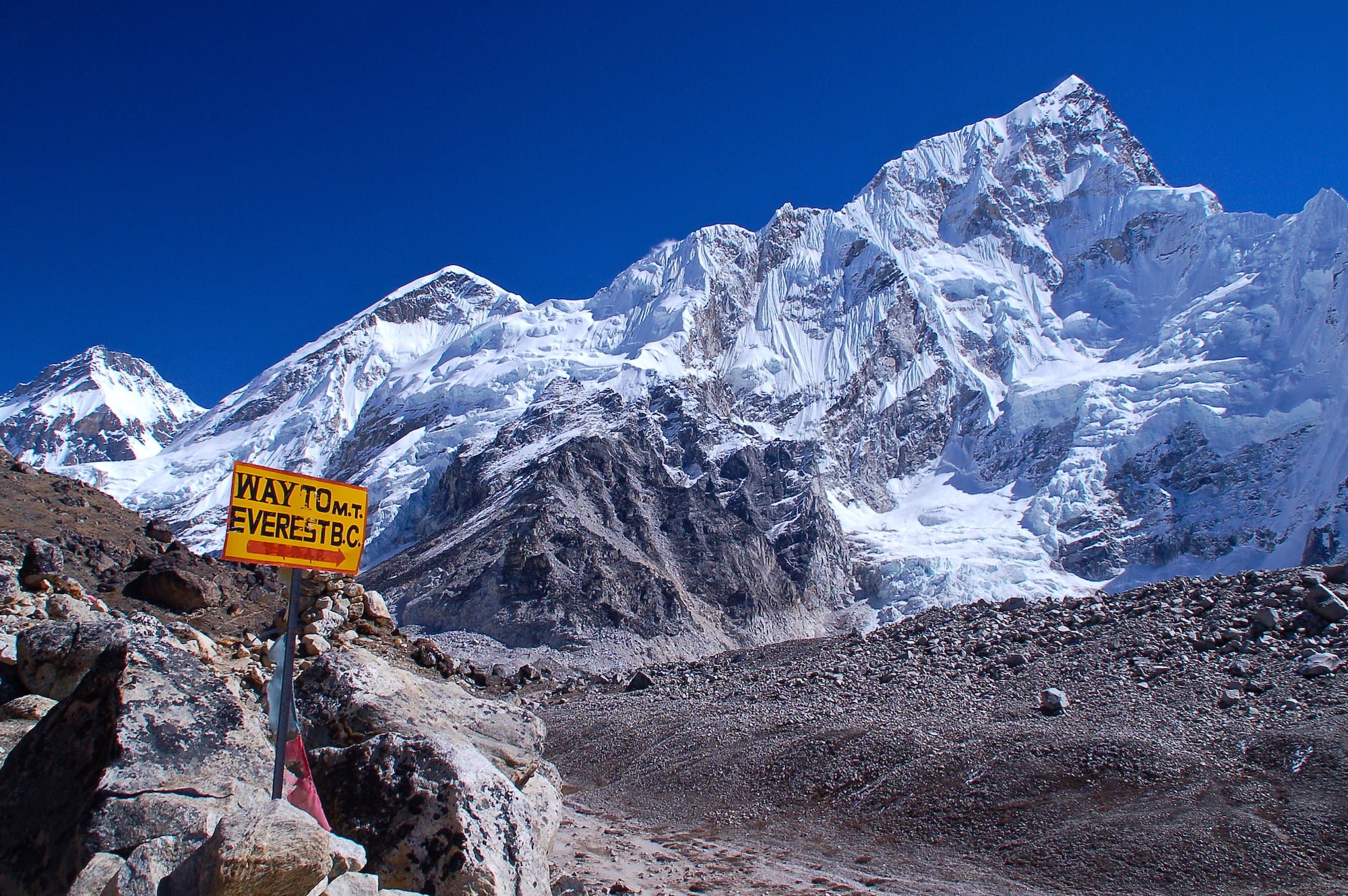 Un alpinist din R. Moldova a murit într-o tabăra de pe Muntele Everest