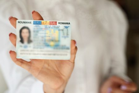 Noi reguli pentru cei care dețin buletine românești. Care sunt acestea