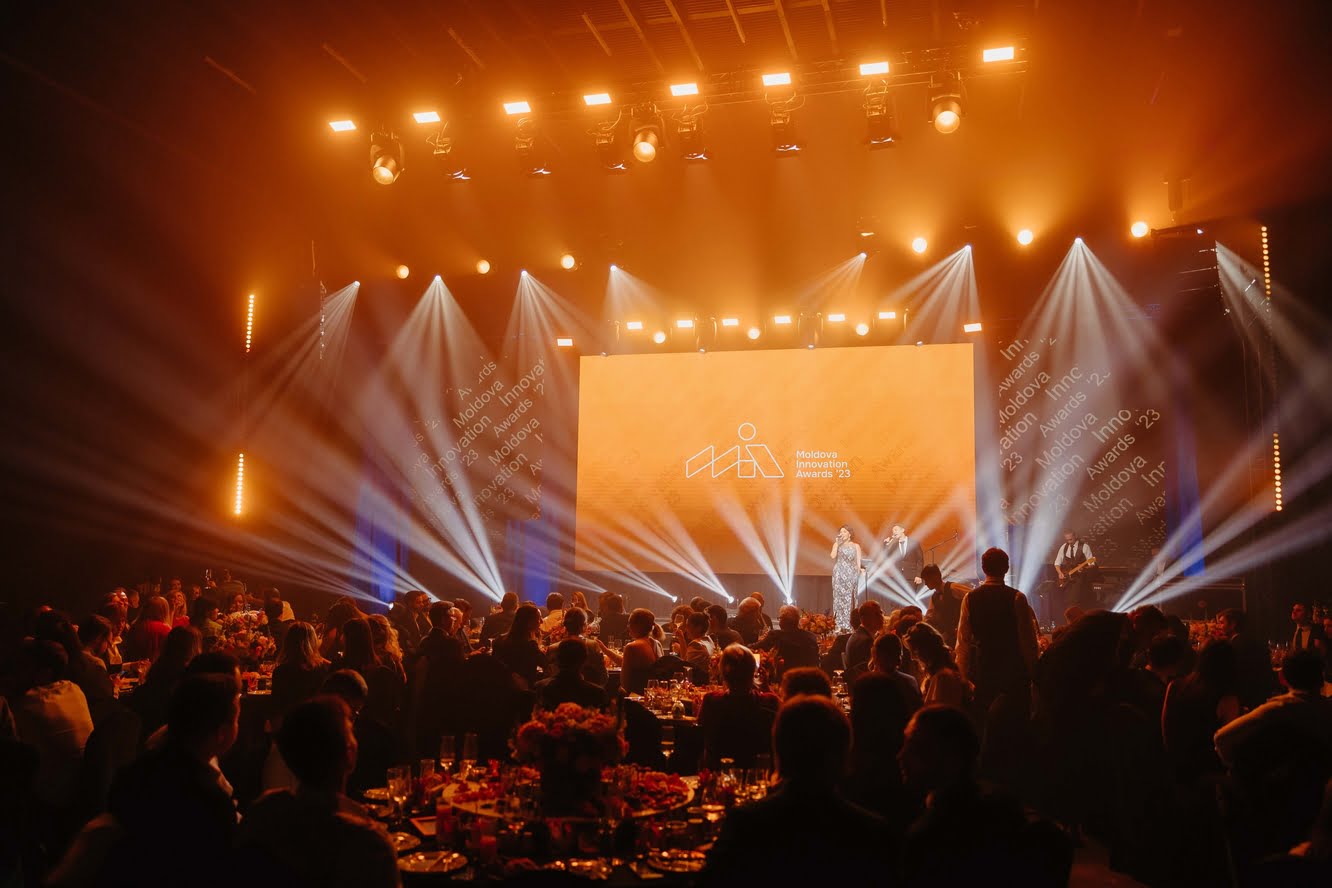 Antreprenorii din domeniile tech și creativ s-au ales cu premii și recunoaștere internațională. Iată cine sunt câștigătorii Moldova Innovation Awards