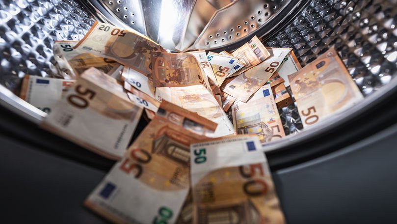 Moldova, inclusă de Elveția în lista statelor cu risc major de spălare a banilor