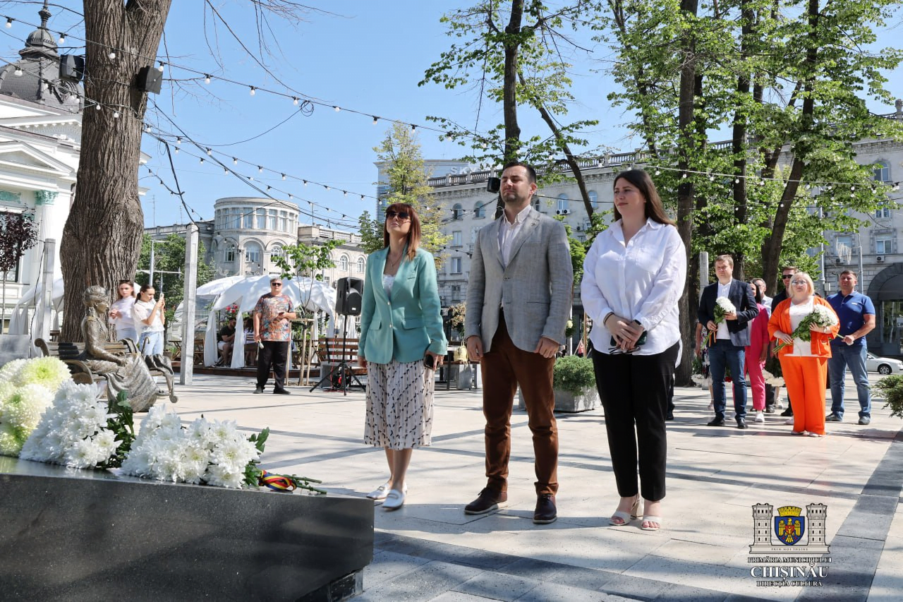 Poetul Mihai Eminescu, comemorat la 134 de ani de la trecerea în neființă