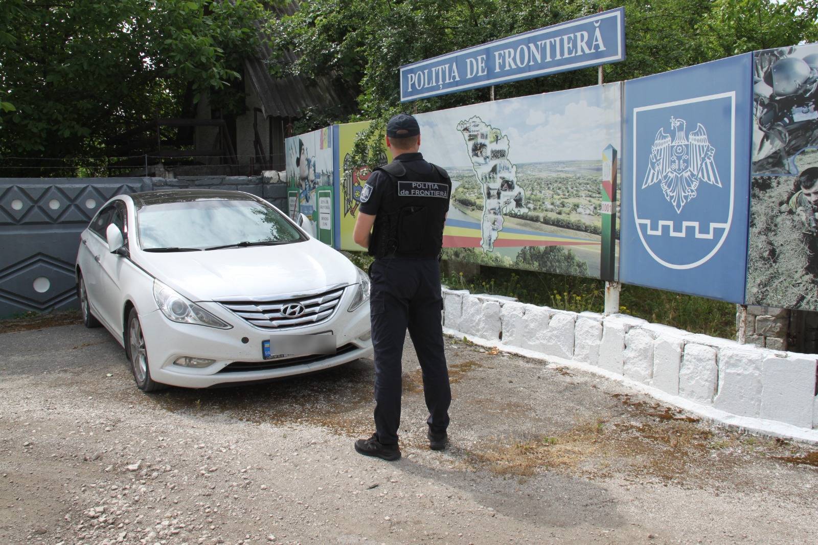 O cetățeancă a Ucrainei reținută pentru 72 de ore, ar fi organizat migrație ilegală pentru doi bărbați ucraineni