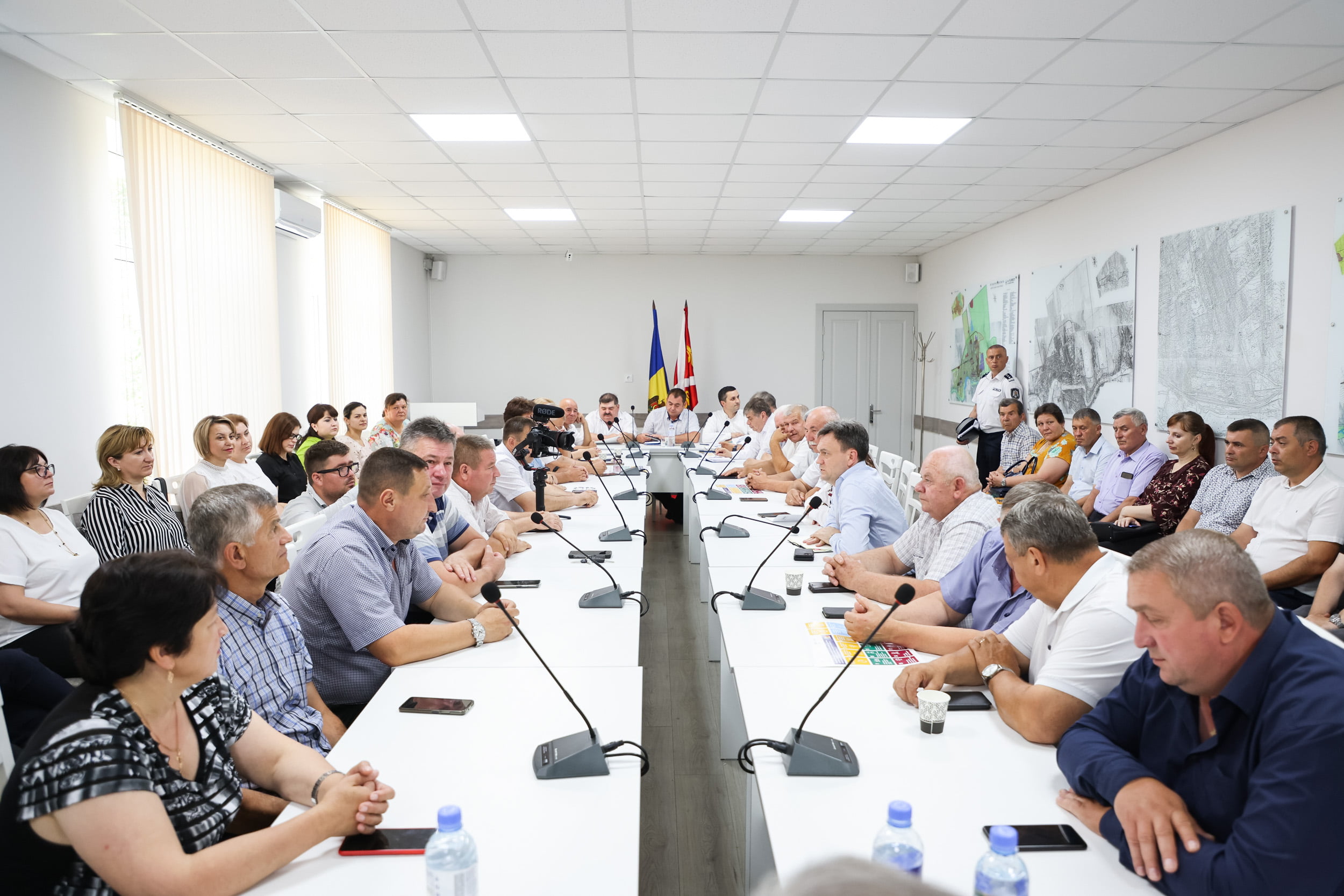 Prim-ministrul Dorin Recean, în discuții cu primarii din Florești: „Construim Europa Acasă – prin ordine și disciplină vom putea genera bunăstare în localitățile noastre”