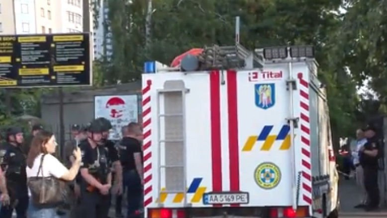 Un bărbat s-a aruncat în aer cu o bombă într-un tribunal din Kiev