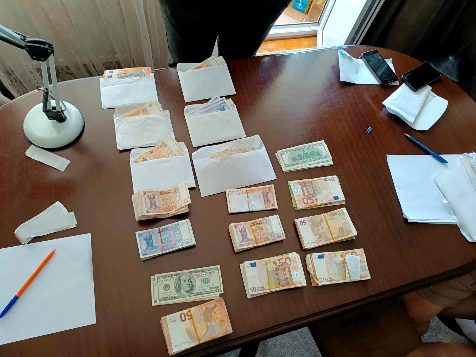 Mai mulți șefi din cadrul Institutului Oncologic sunt cercetați penal de CNA și procurori pentru pretinderea sistematică a remunerațiilor ilicite