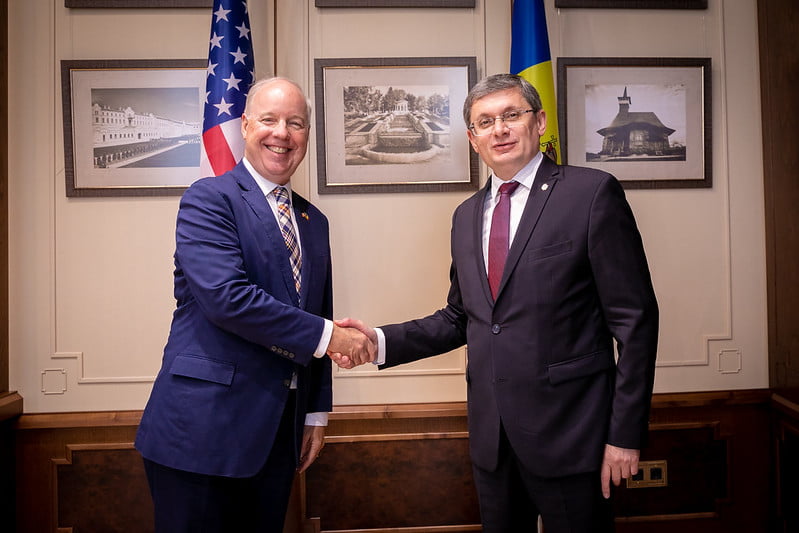 Președintele Parlamentului, în discuții cu Ambasadorul SUA: „Mulțumesc Guvernului SUA pentru ajutorul constant pe care îl oferă țării noastre”
