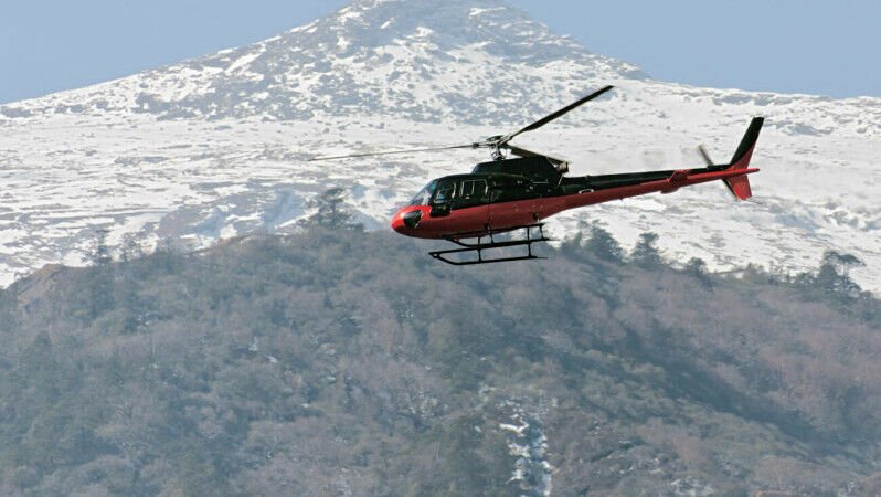 Un elicopter cu turiști s-a prăbușit lângă muntele Everest