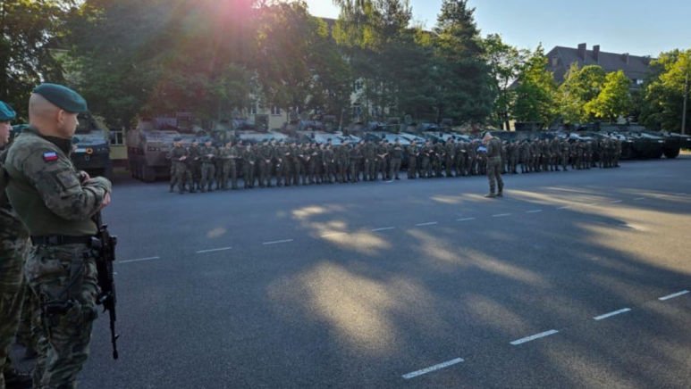 Polonia trimite peste 1.000 de militari la frontiera cu Belarus