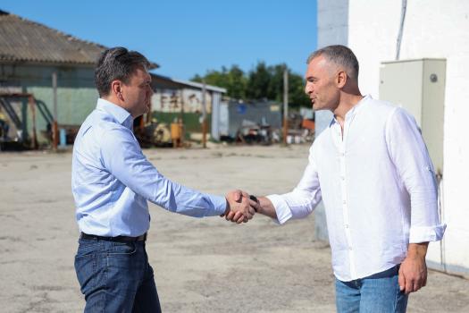 Prim-ministrul Dorin Recean a vizitat două afaceri care promovează agricultura competitivă