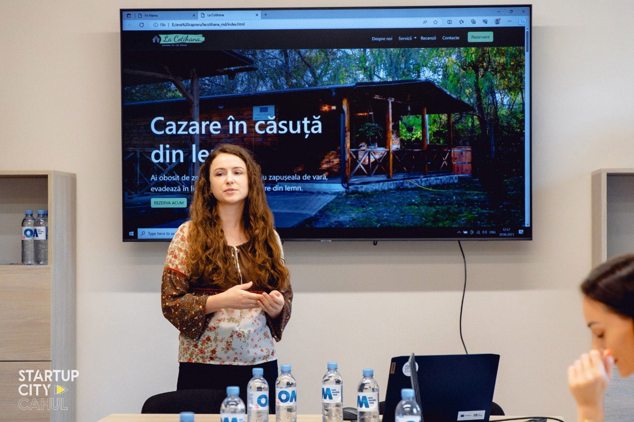 O tânără antreprenoare din Cotihana își digitalizează afacerea din domeniul turismului