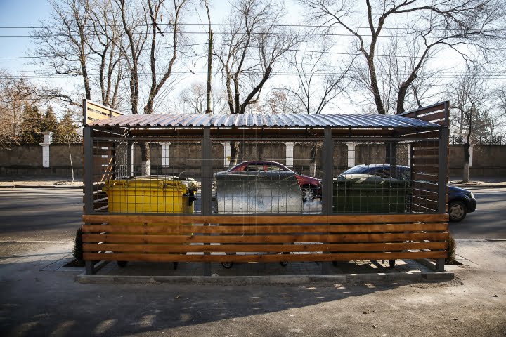 Primăria Chişinău imploră şoferii să fie responsabili! Nu blocaţi platformele de stocare a deșeurilor