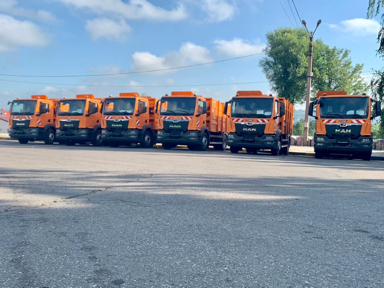 Primarul Ion Ceban introduce 6 autospeciale noi pentru colectarea deșeurilor în Chișinău