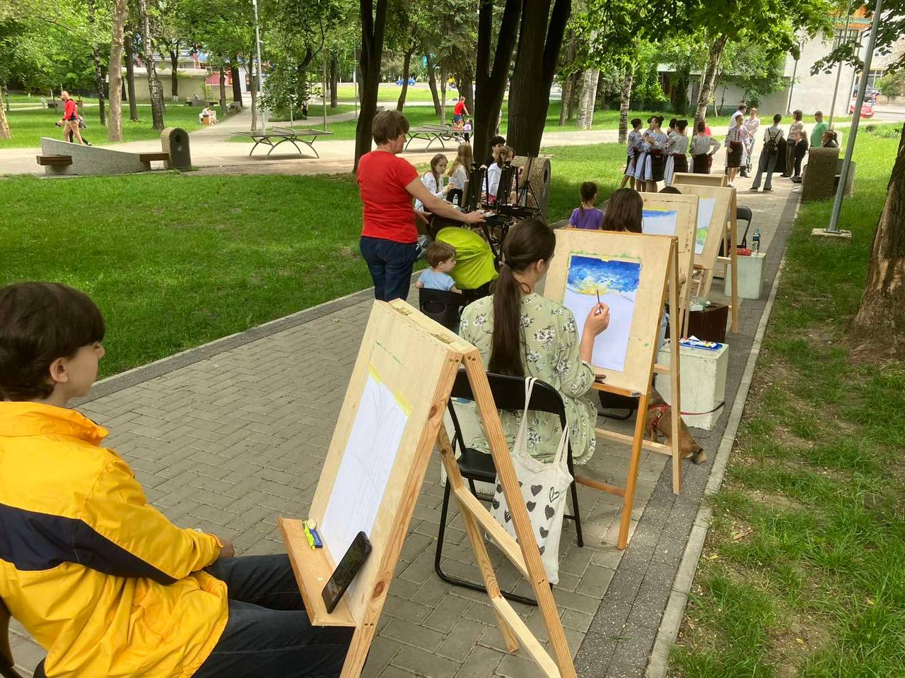 Primăria Chișinău susține dezvoltarea creativității și stilului de viață Sănătos al copiilor prin centrele de creație și școlile sportive