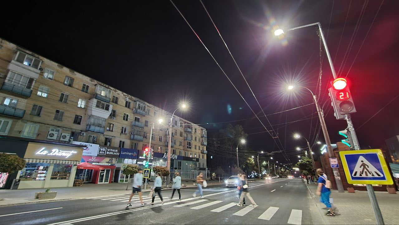 Noua trecere pietonală semaforizată de pe strada Kiev: Mai sigură și eficientă