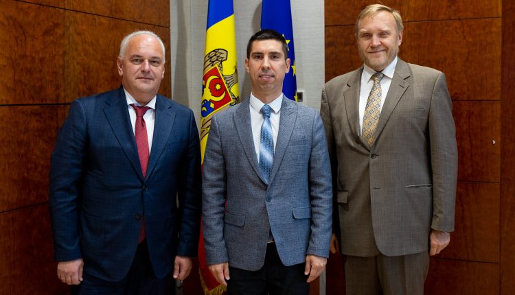 Situația de securitate din regiune, discutată la întrevederea vicepreședintelui Parlamentului Mihail Popșoi cu diplomați ucraineni