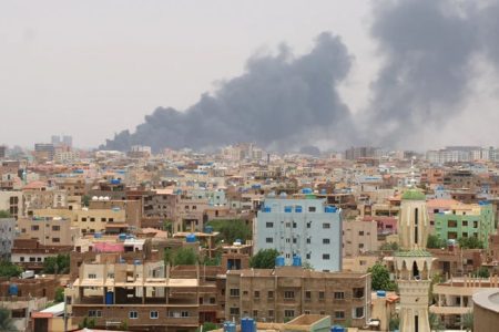 Zeci de morți în urma unui atac asupra unei piețe din Khartoum, Sudan