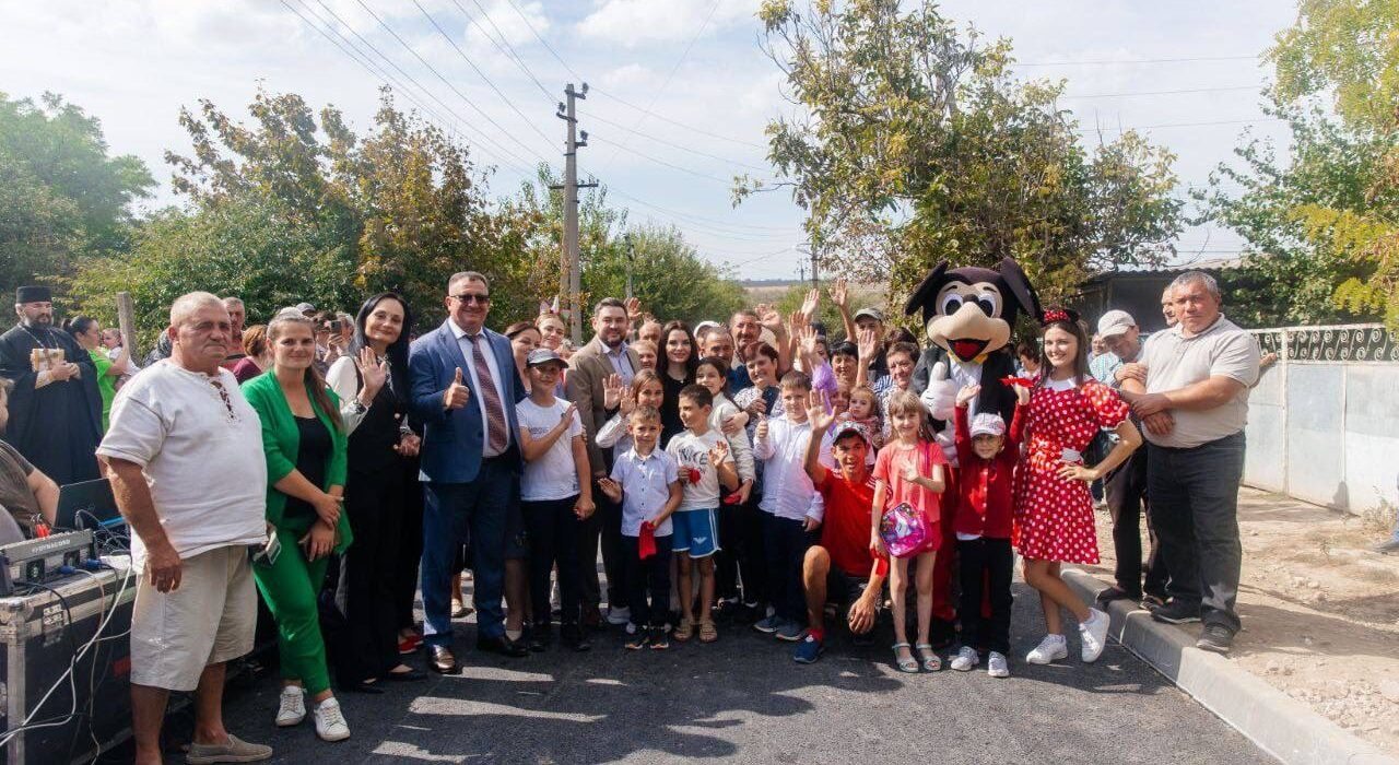 Îmbunătățiri majore în infrastructura satului Chiriet-Lunga: Strada Gagarin renovată cu susținerea investitorilor și a echipei lui Ilan Șor