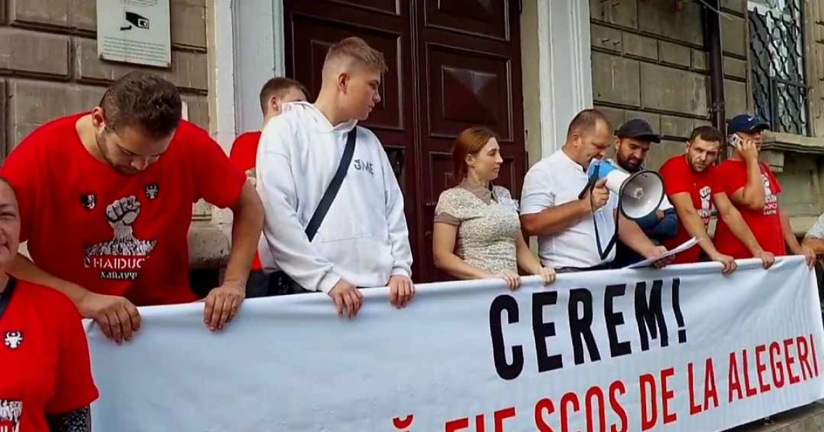 Protestul „Haiducilor” împotriva lui Carp: Cerem retragerea din alegeri!