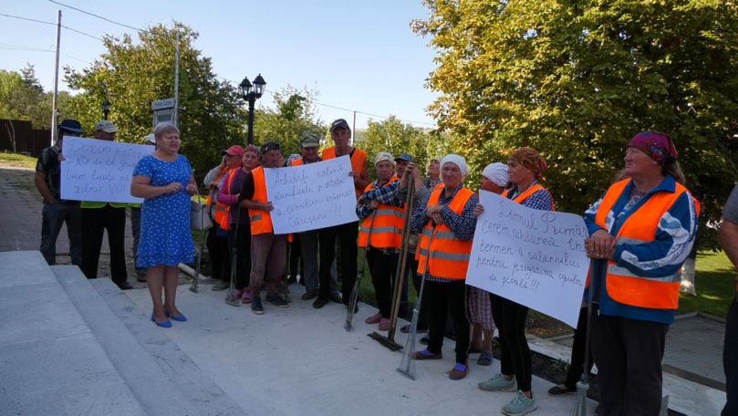 Protest cu greble și pancarte la Căușeni
