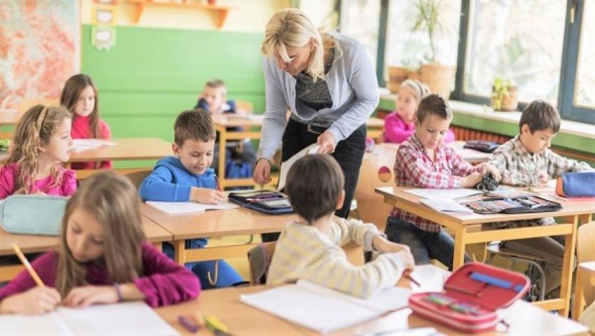 În școlile din Capitală sunt în pregătire grupele cu program prelungit pentru elevii din clasele primare