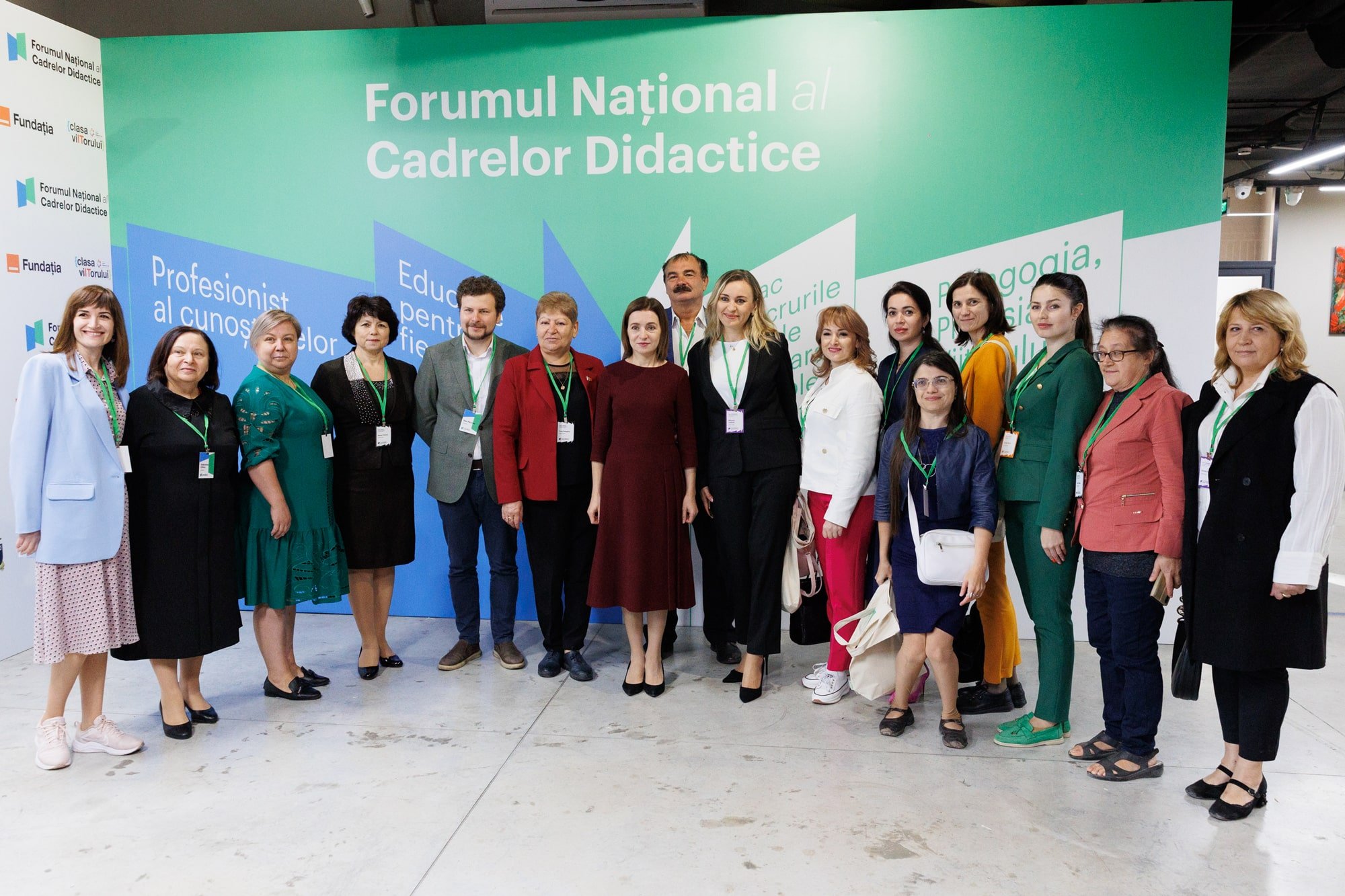 Sute de profesori și manageri școlari au participat la Forumul Național al Cadrelor Didactice