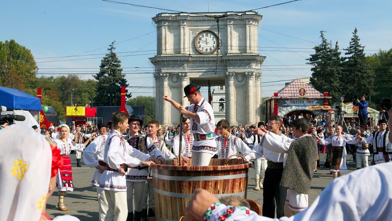 Trafic suspendat în centrul Chișinăului pentru „Ziua Națională a Vinului”