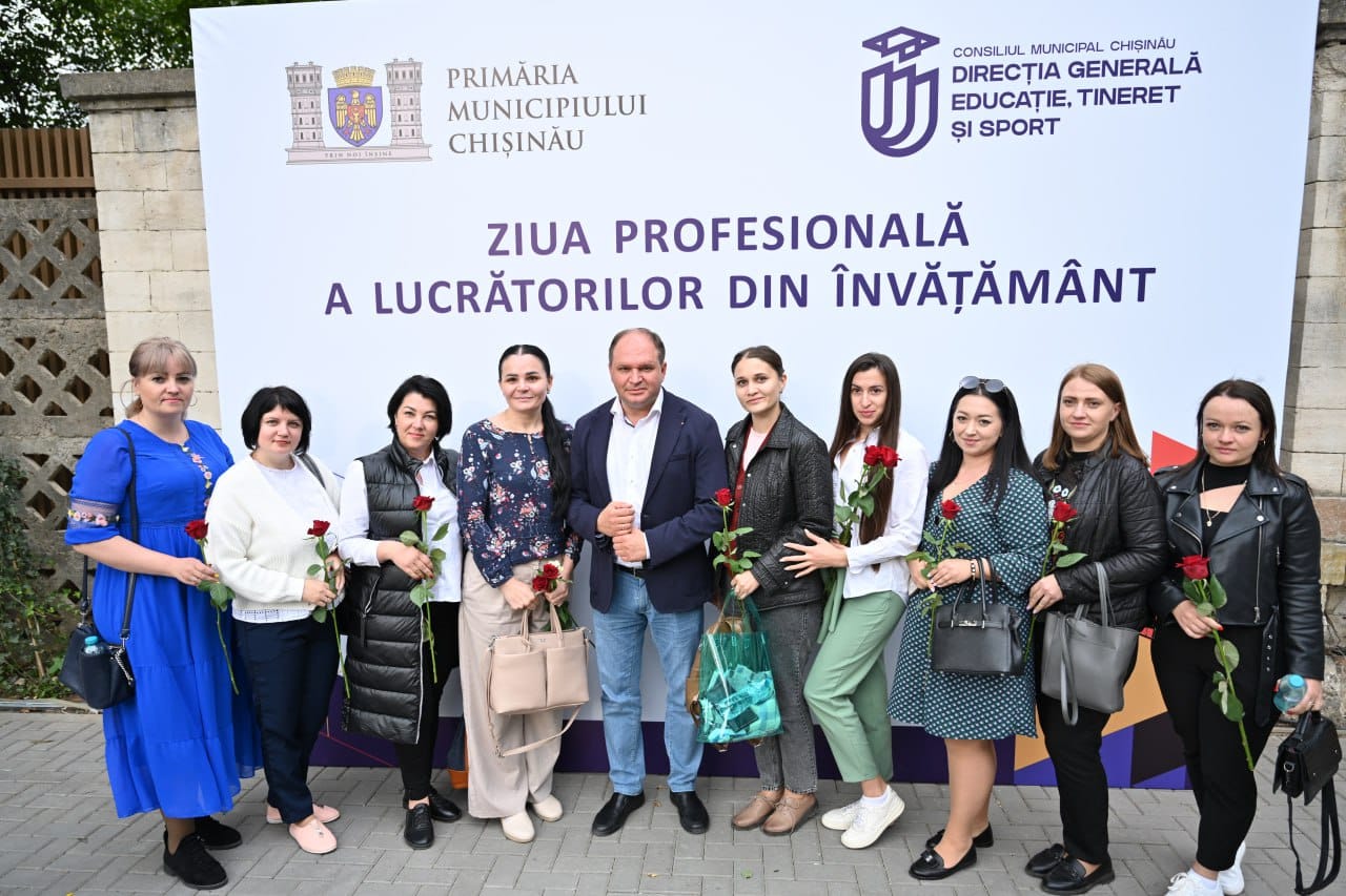 Primarul General, Ion Ceban, felicită profesorii cu ocazia Zilei Internaționale a Profesorului
