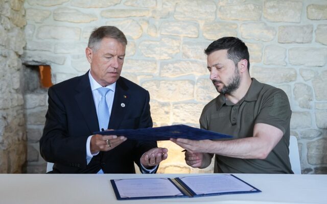 Volodimir Zelenski a ajuns la București, unde efectuează o vizită de o zi
