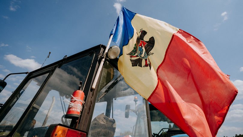 Mai mulți fermieri vor protesta astăzi pe traseele din țară