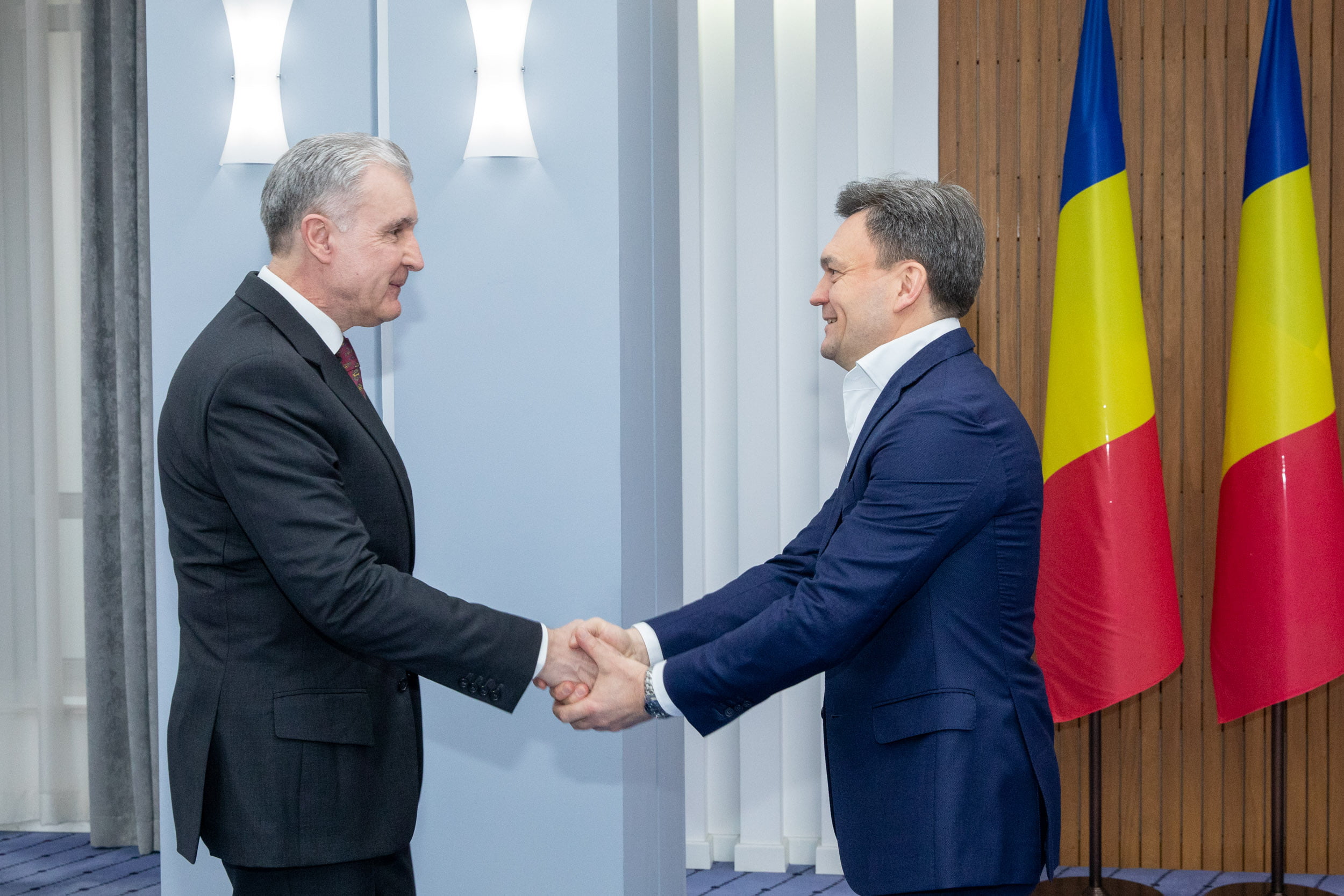 Prim-ministrul Dorin Recean, în dialog cu Alteța Sa Regală Principele Radu