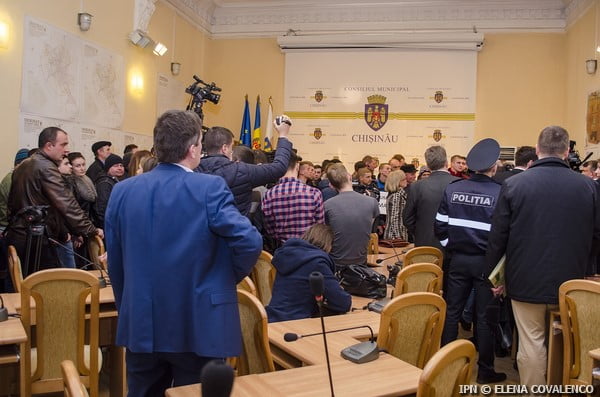 PROTESTUL PAS DIN CMC UN SPECTACOL POLITIC POPULIST