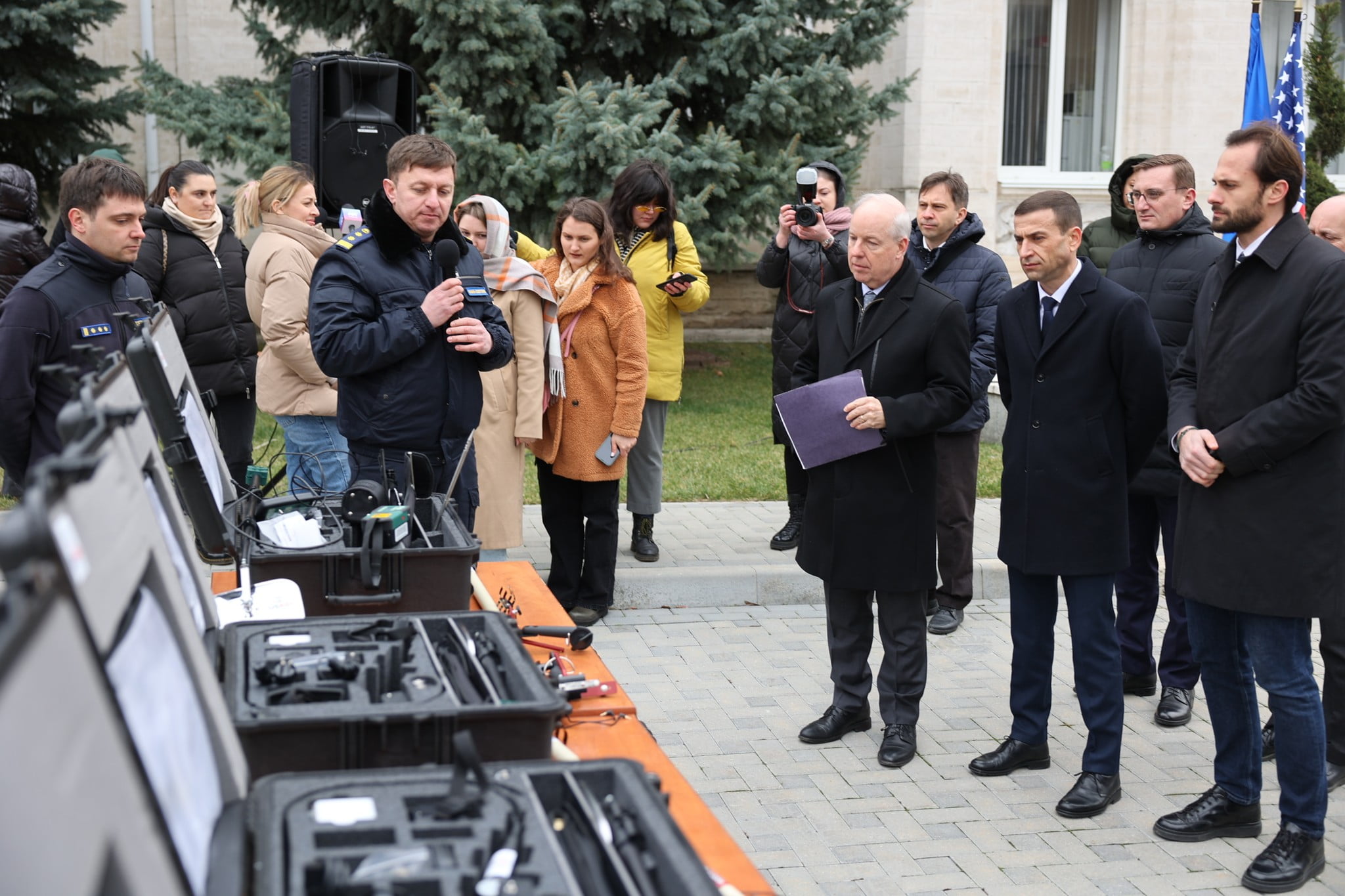 Serviciul Vamal primește 10 truse valoroase donate de USAID pentru modernizarea controlului vamal
