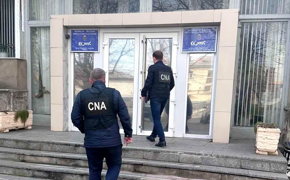 CNA desfășoară percheziții într-un dosar de fraudare a achizițiilor publice