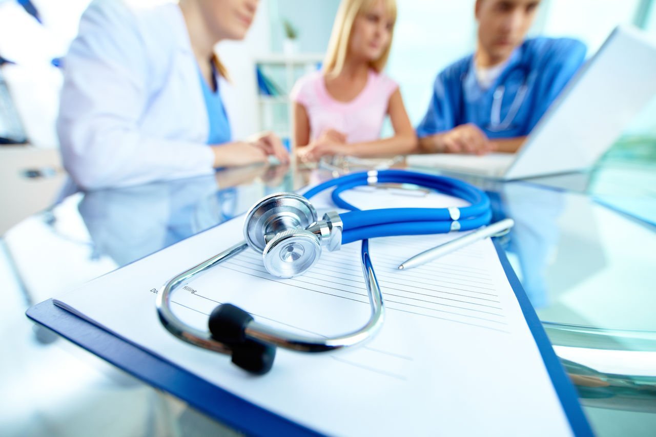 Guvernul a ajustat tarifele la serviciile medicale oferite persoanelor asigurate