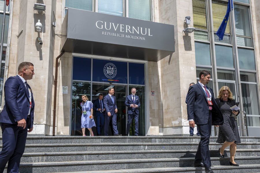 Două milioane de lei, alocate de Guvern pentru sprijinirea persoanelor supuse represiunilor politice