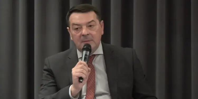 Constantin Starîș: Cum am ajuns să ne amintim cu nostalgie de Plahotniuc?