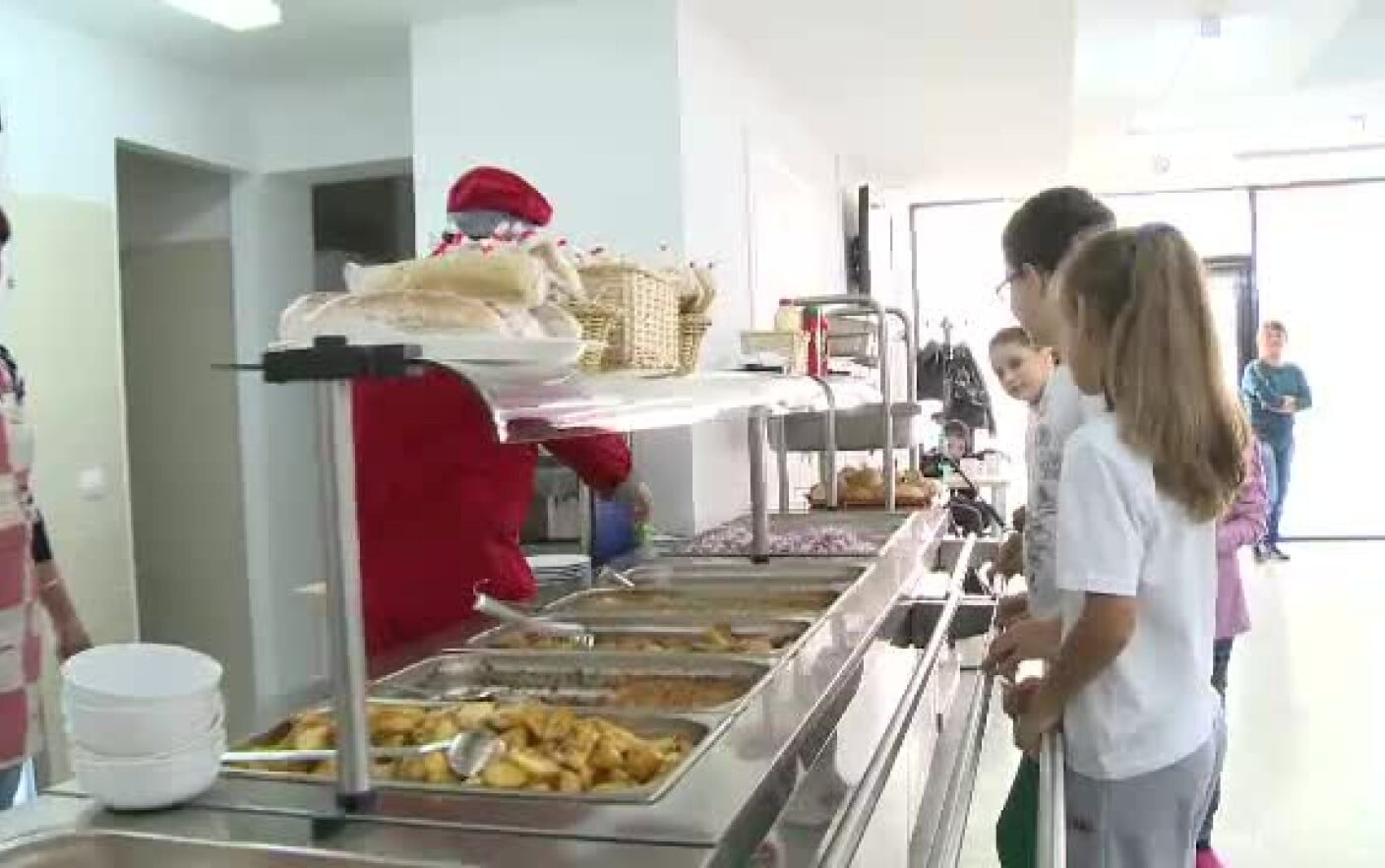 Elevii unui liceu erau hrăniți la cantină cu excremente de șoareci