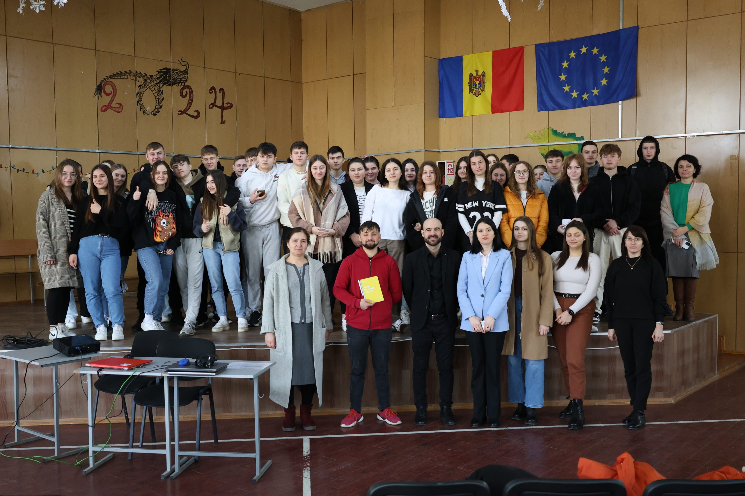 Tinerii din regiunea de sud a țării, îndemnați să aleagă o carieră în IT