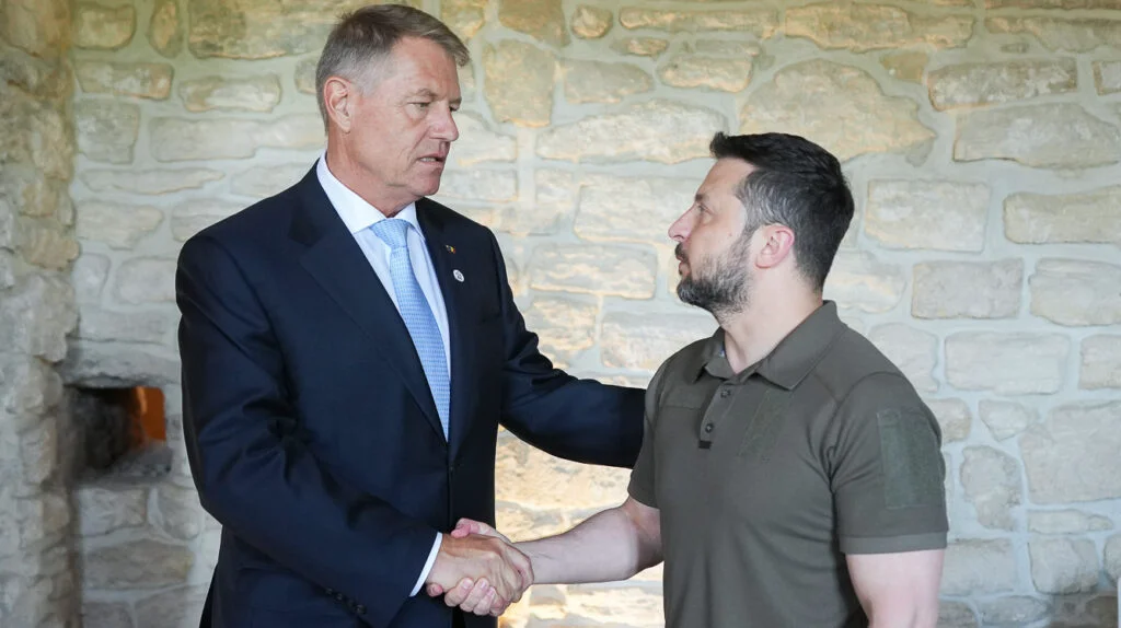 Președintele României a aprobat instruirea în țara sa a zeci de militari ucraineni